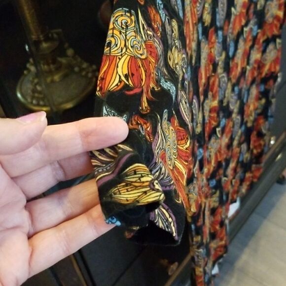 DARLING LULAROE XS TOP!!! NEW WITHOUT TAGS!!! - Picture 4 of 8